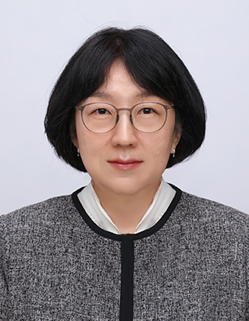 KB국민은행 신임 사외이사 후보로 추천된 정윤경 성균관대학교 소프트웨어융합대학 교수. / 사진=KB국민은행