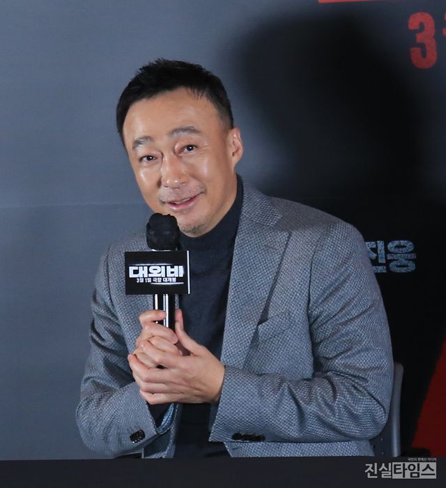 개봉 소감 말하는 이성민&nbsp;(서울=진실타임스) 이윤영 기자 =&nbsp;한국영화 '대외비'&nbsp;언론시사회 및 기자간담회가 20일 오후 2시&nbsp;서울 강남구 영동대로 513 코엑스몰 지하 1층 메가박스 코엑스에서 열렸다.&nbsp;이 날, 이성민 배우가 개봉 소감을 말하고 있다. 2023.2.20&nbsp;jinsiltimesdesk@jinsiltimes.org