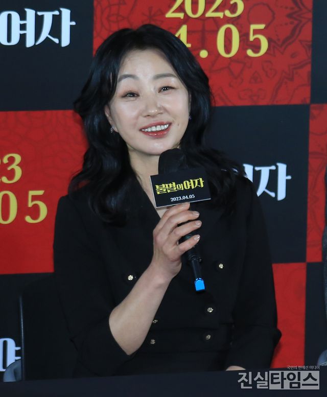 개봉 소감 말하는 윤재진&nbsp;(서울=진실타임스) 이윤영 기자 =&nbsp;한국영화 '불멸의 여자'&nbsp;언론시사회 및 기자간담회가 21일 오후 2시&nbsp;서울 용산구 한강대로 23길 55 아이파크몰 6층&nbsp;용산CGV 아이파크몰에서 열렸다.&nbsp;이 날, 윤재진 배우가 개봉 소감을 말하고 있다. 2023.3.21&nbsp;jinsiltimesdesk@jinsiltimes.org