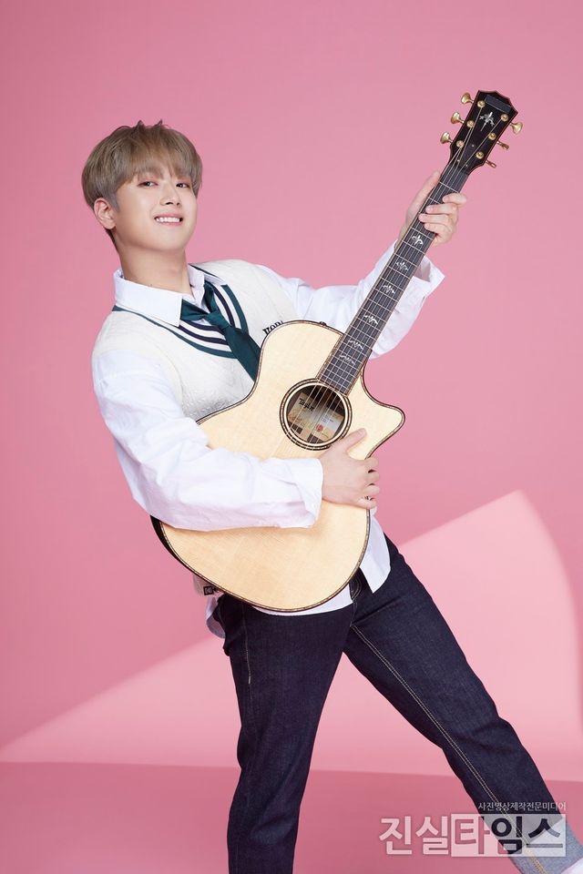 가수 이찬원 [초록뱀이앤엠 제공 재판매 및 DB 금지]