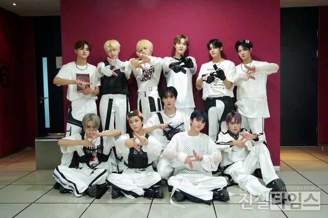 그룹 판타지 보이즈(FANTASY BOYS) [포겟돌스튜디오 제공 재판매 및 DB 금지]