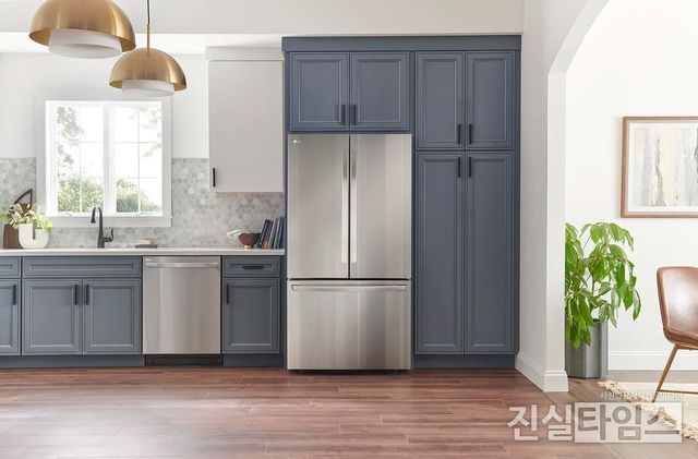 LG전자 프렌치도어 냉장고(LRFLC2706S) 라이프 스타일 연출 이미지 [LG전자 제공 재판매 및 DB 금지]