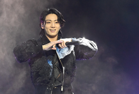 FIFA World Cup Qatar 2022에서 'Dreamers' 무대를 선보인 방탄소년단 정국/방탄소년단 공식 팬카페 