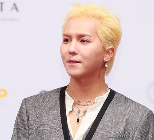 엠넷, 'win who is next' 에서 바비 비아이 (지금의 그룹 아이콘 ikon) 과 경쟁 후 최종 승리한 송민호 / 사진 = 서울와이어&nbsp;