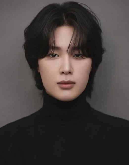 학교폭력을 일부 인정했던 배우 김동희의 프로필 사진/사진=김동희 인스타그램 제공