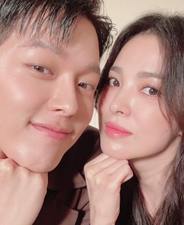 '지금, 헤어지는 중입니다'에 서 호흡을 맞춘 장기용과 송혜교/SBS 드라마 인스타그램.