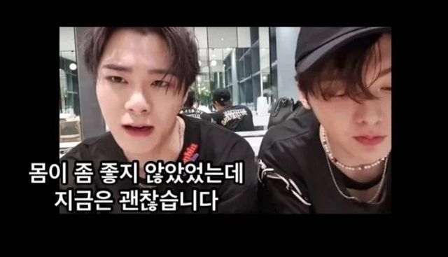 팬콘 후 라이브 방송을 진행한 문빈 / 인스티즈