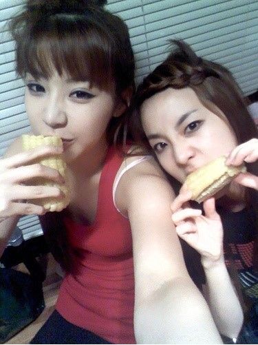 박봄과 산다라박