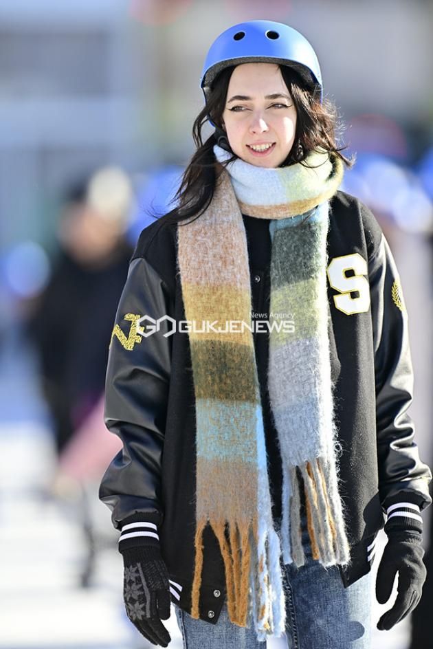 성탄 앞둔 주말 서울광장스케이트장, 청계천 겨울동화 러시 (사진=안희영 기자)