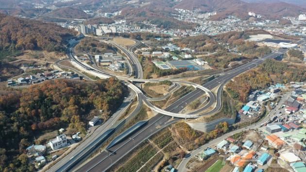 세종-포천 고속도로 북용인 나들목 전경.(용인시 제공) ⓒ News1 김평석 기자