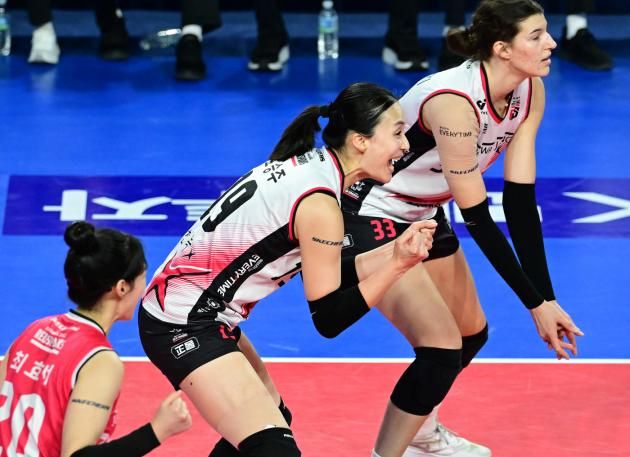 여자 프로배구 정관장의 표승주(가운데) (한국배구연맹 제공)