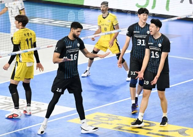 13연승을 질주한 현대캐피탈 (한국배구연맹 제공)