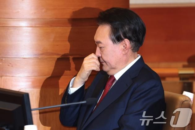 윤석열 대통령이 21일 서울 종로구 헌법재판소에서 열린 탄핵심판 3차 변론기일에 출석해 있다. 2025.1.21/뉴스1 ⓒ News1 사진공동취재단