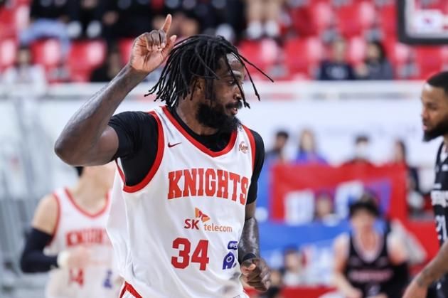 SK의 10연승을 이끈 자밀 워니 (KBL 제공)