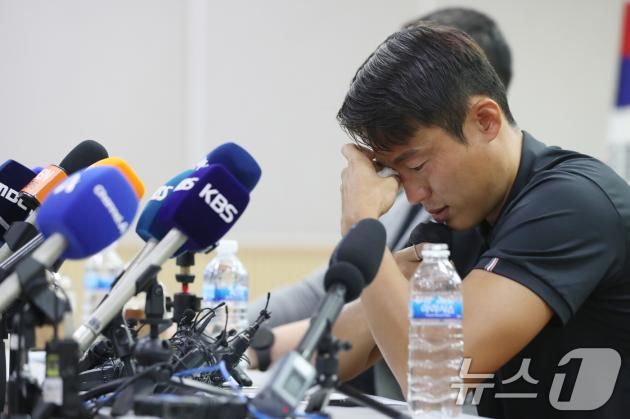 승부 조작 혐의로 중국축구협회로부터 영구 제명 징계를 받은 축구선수 손준호(수원FC)가 11일 오후 경기 수원시 장안구 수원시체육회관에서 열린 기자회견에서 입장을 밝히고 있다. 2024.9.11/뉴스1 ⓒ News1 김영운 기자