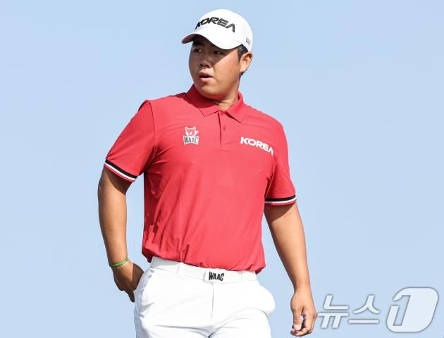 대한민국 골프대표팀 김주형이 1일(한국시간) 프랑스 파리 기앙쿠르에 위치한 르 골프 내셔널에서 열린 2024 파리올림픽 남자 골프 1라운드에 출전하고 있다. 2024.8.1/뉴스1 ⓒ News1 이동해 기자