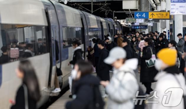 27일 코레일 대구본부에 따르면 설 연휴 동안 고속·일반철도 운행 수를 증편한다. ⓒ News1 DB
