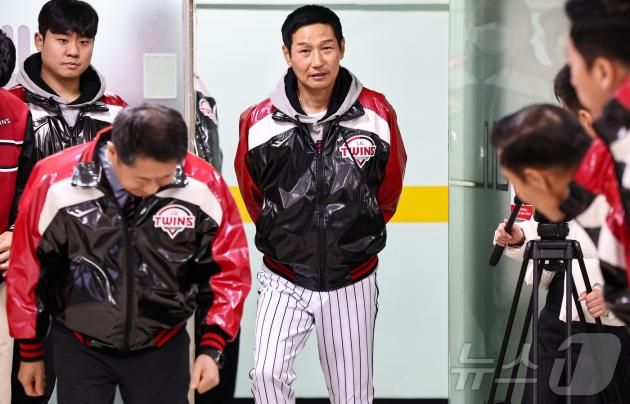 염경엽 LG 트윈스 감독이 8일 서울 송파구 잠실야구장에서 열린 2025 LG 트윈스 신년 인사회에 참석해 있다. 2025.1.8/뉴스1 ⓒ News1 김도우 기자