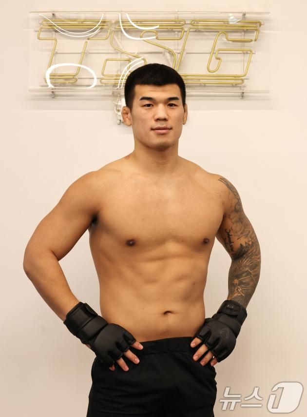 UFC 진출 22호 한국인 파이터 고석현 선수가 22일 오후 서울 강남구 하바스 mma에서 뉴스1과 인터뷰에 앞서 포즈를 취하고 있다. 2025.1.22/뉴스1 ⓒ News1 임세영 기자