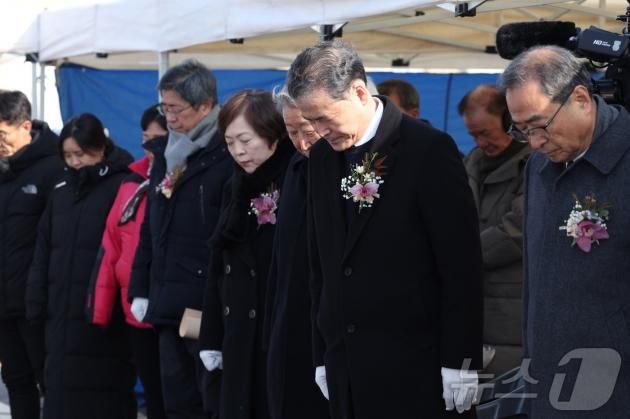 김영호 통일부 장관이 29일 임진각 망배단에서 개최된 제41회 망향경모제를 참석했다고 통일부가 밝혔다.(통일부 제공)