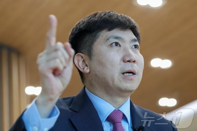 유승민 대한체육회장 당선인이 24일 서울 송파구 올림픽파크텔에서 뉴스1과 인터뷰를 하고 있다. 2025.1.24/뉴스1 ⓒ News1 김성진 기자