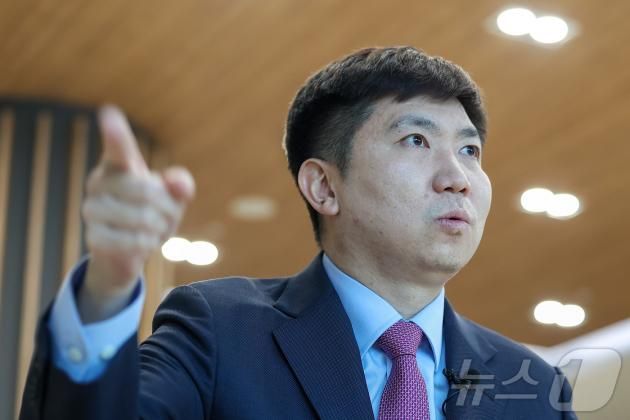 유승민 대한체육회장 당선인이 24일 서울 송파구 올림픽파크텔에서 뉴스1과 인터뷰를 하고 있다. 2025.1.24/뉴스1 ⓒ News1 김성진 기자