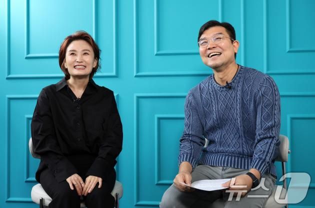 방송인 박경림(왼쪽)과 정덕현 대중문화평론가 /뉴스1 ⓒ News1 박지혜 기자