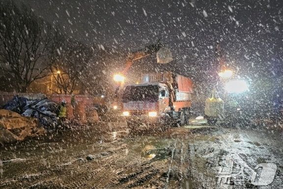 전주시가 주요간선도로 80개노선 등 606km 구간에 대해 총 8차에 걸쳐 제설작업을 펼쳤다.(전주시 제공)/뉴스1