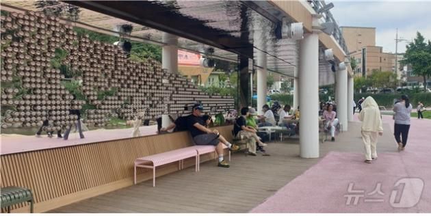 홍제천 수변테라스.(서울시 제공)