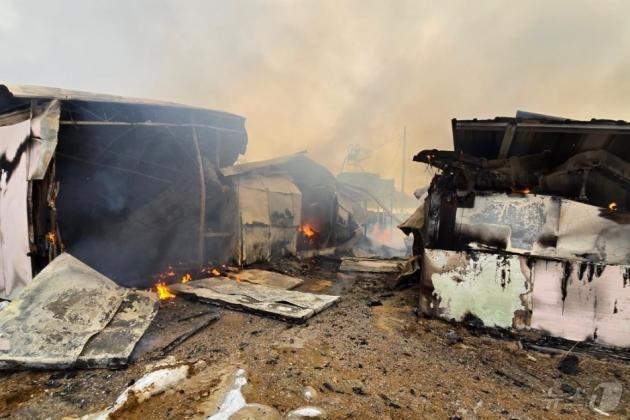 31일 오후 3시 22분쯤 충북 음성군 삼성면의 한 양계장에서 불이 났다.(음성소방서 제공)2025.1.31/뉴스1