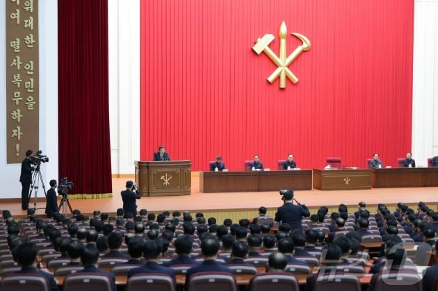 (평양 노동신문=뉴스1) = 북한 노동당 기관지 노동신문은 29일 