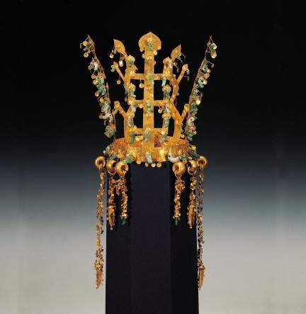 황금대총 금관사진