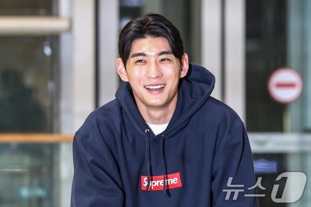 미국 메이저리그(MLB) 샌프란시스코 자이언츠에서 두 번째 시즌을 시작하는 이정후가 13일 오후 인천국제공항을 통해 출국하고 있다. 2025.1.13/뉴스1 ⓒ News1 민경석 기자