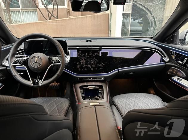 메르세데스-벤츠 E 450 4매틱 익스클루시브 실내.ⓒ 뉴스1 이동희 기자