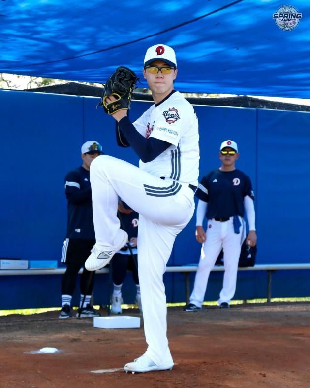 두산 베어스 투수 김유성이 스프링캠프에서 불펜 피칭을 하고 있다.(두산 베어스 제공)