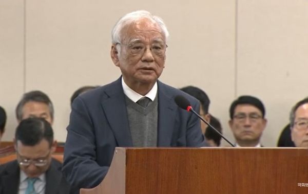 장형진 영풍 고문이 2024년 10월 25일 국회 환경노동위원회 환경부 종합감사에 출석해 발언하고 있다.(사진:국회TV 유튜브 캡쳐)