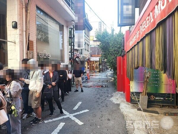 도로에 물이 해프닝의 흔적. 솔직히 더 큰 사건으로도 이어질 수 있었기에, 대기열 관리에 있어서는 개선이 필요해 보인다 / 게임와이 촬영&nbsp;&nbsp;