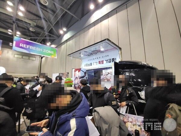 AGF 2022 당시 '카운터사이드' 부스. 방문한 이용자들은 이번에 큰 실망을 가지게됐다 / 게임와이 촬영