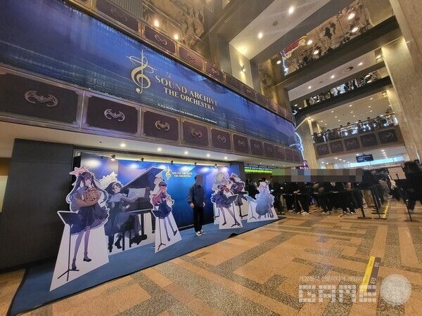내부에 있던 오케스트라 등신대 포토존도 대기열이 많았다 / 게임와이 촬영