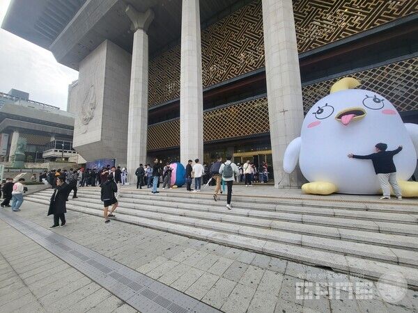오케스트라 시전에도 많은 이용자들이 현장을 즐기고 있었다 / 게임와이 촬영