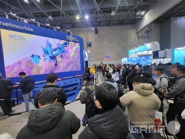 유명 IP에 6주년이 더해지다보니 어디를 가든 사람이 많았다&nbsp;/ 게임와이 촬영&nbsp;