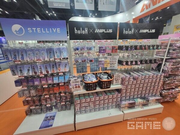 애니플러스에서 판매되는 굿즈들의 모습&nbsp;/ 게임와이 촬영