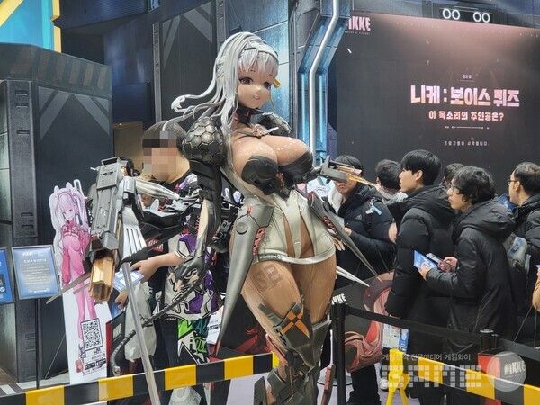 초대형 모더니아도 전시되어 있다&nbsp;/ 게임와이 촬영