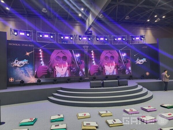 평화로움이 느껴지는 호요버스 부스. 30분 뒤에 반전이 시작된다&nbsp;/ 게임와이 촬영