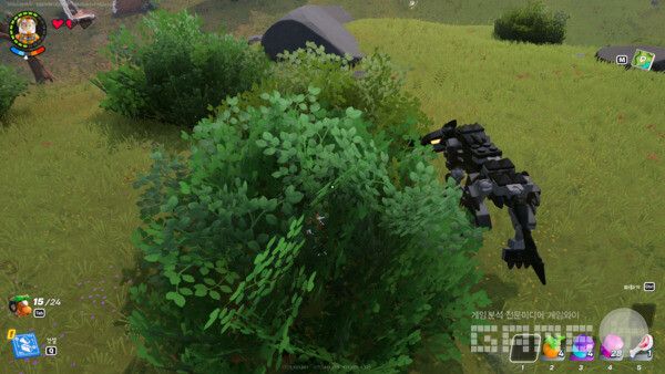 나무에 숨어 있으면 늑대가 못 알아차린다. 뱅글 뱅글 돈다. ​레고 포트나이트 /게임와이 촬영