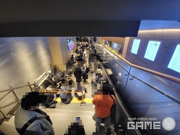 작년 11월에 있던 합정 애니플러스에서의 모습. 입장하는데 6시간 걸렸던 추억이여...&nbsp; / 게임와이 촬영