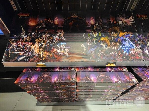 바칼 배경의 장패드도 볼 수 있었다. 사이즈가 진짜 초 대형이었다 / 게임와이 촬영