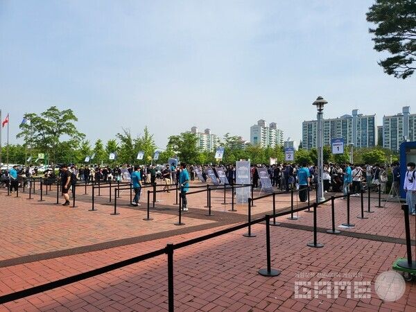 솔직한 마음으로는 첫 온리전이였던만큼 기대하는 사람들이 많았기에 예매제가 아니었으면 했다 / 게임와이 촬영