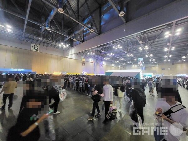 어디를 가든 대기열을 무조건 볼 수 있었다 / 게임와이 촬영