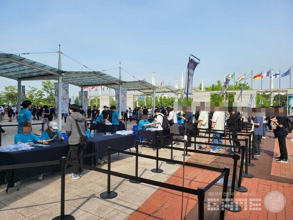 외부 표 교환하는 것부터 준비한 점들이 보였다 / 게임와이 촬영